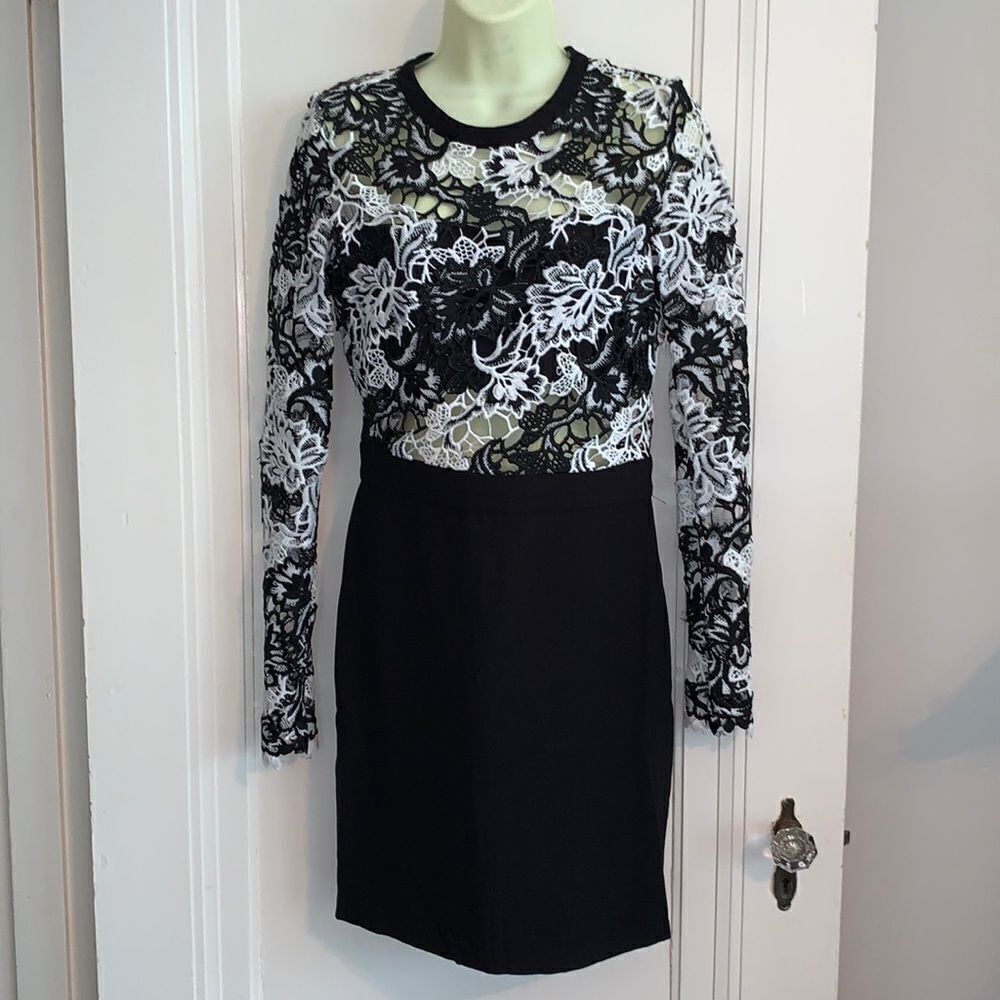 NWT Romeo & Juliet Couture black/white lace dress